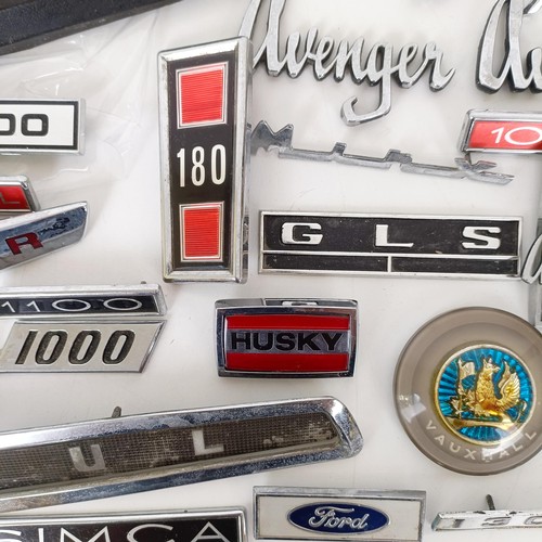 453 - Assorted car badges, including Hillman, Ford, Humber and other various makes