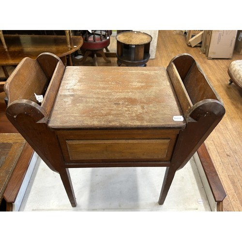 1062 - A mahogany piano stool, 54 cm wide