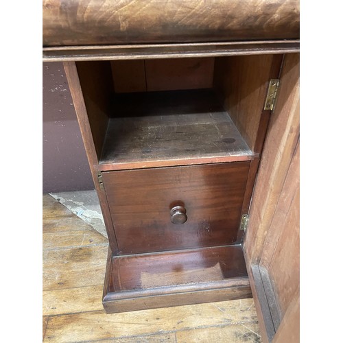 1023 - A Victorian mahogany pedestal sideboard, 190 cm wide