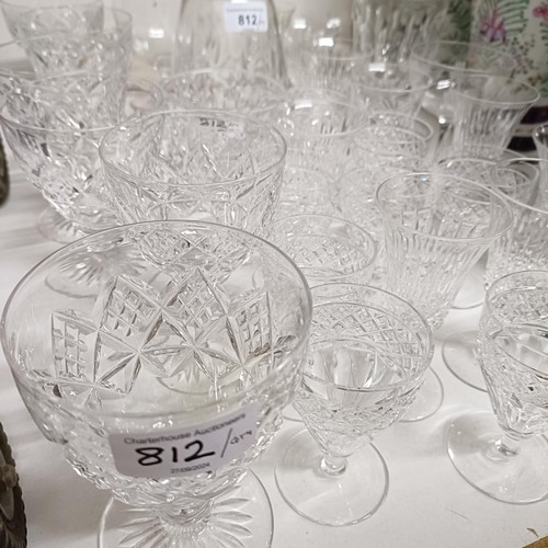 812 - Assorted glassware (qty)