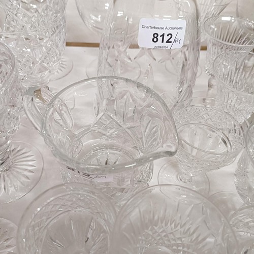 812 - Assorted glassware (qty)