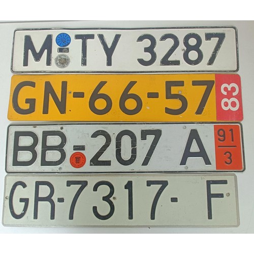 238 - A group of assorted car number plates, rally plaques, badges and other items (box)