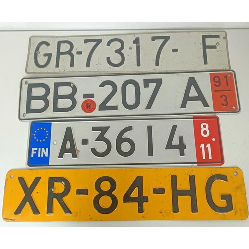 238 - A group of assorted car number plates, rally plaques, badges and other items (box)