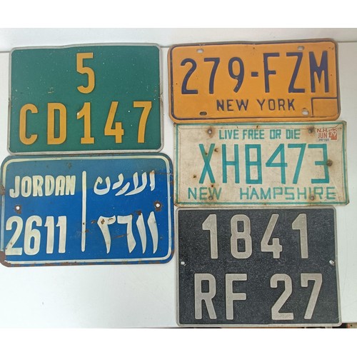 238 - A group of assorted car number plates, rally plaques, badges and other items (box)