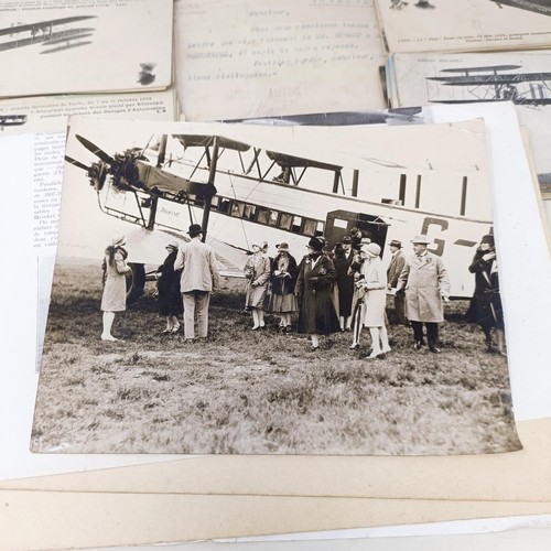 907 - Assorted early aviation and flight postcards, many French, and other flight related ephemera, monoch... 