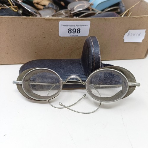 898 - Assorted vintage spectacles (qty)