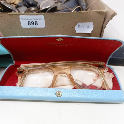 898 - Assorted vintage spectacles (qty)