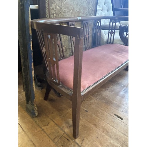 1075 - An early 20th century mahogany framed sofa, 112 cm