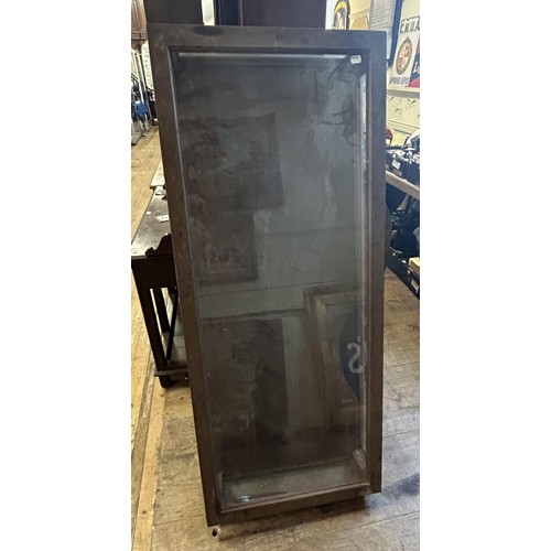 961 - A mahogany table top display cabinet, 158 cm wide