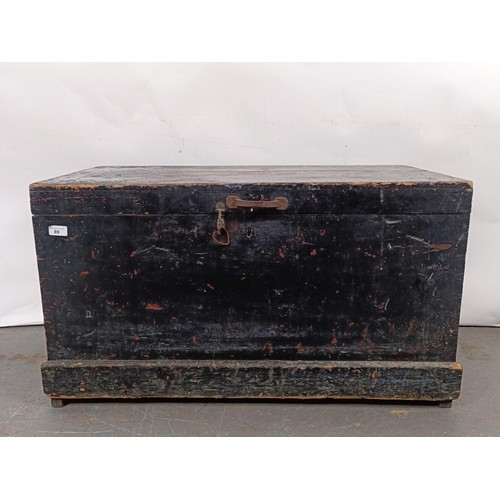 89 - A Victorian painted trunk, 97 cm wide