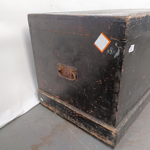 89 - A Victorian painted trunk, 97 cm wide