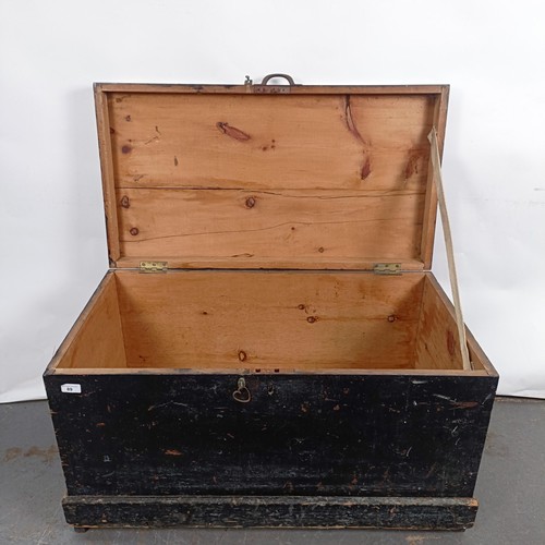 89 - A Victorian painted trunk, 97 cm wide