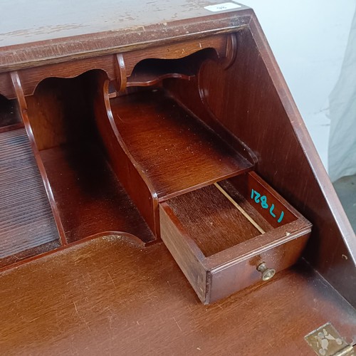 98 - A mahogany bureau, 80 cm wide