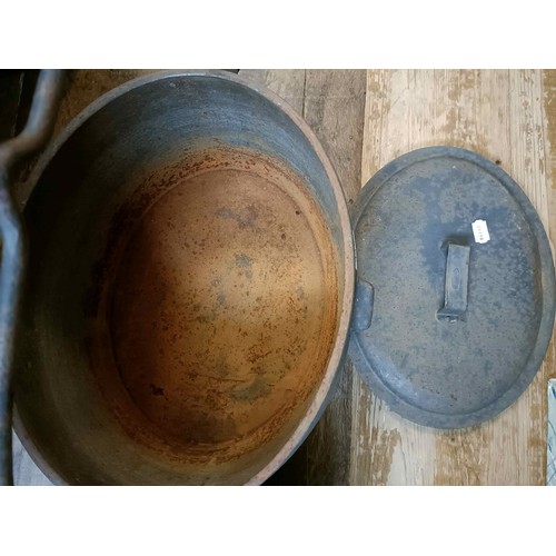 995 - Two cast iron cooking pots