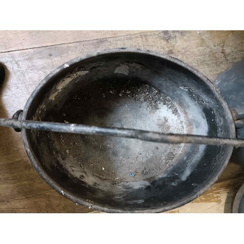 995 - Two cast iron cooking pots