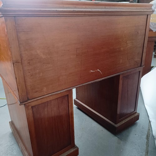 106 - A 19th century mahogany cylinder front bureau, 119 cm wide