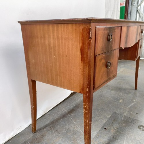 113 - A mahogany sideboard, 120 cm wide