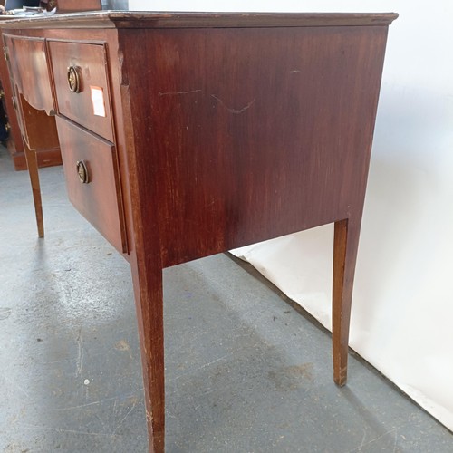 113 - A mahogany sideboard, 120 cm wide