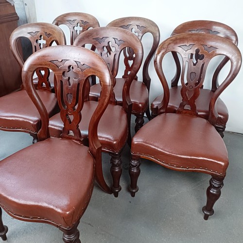 151 - A set of seven Victorian mahogany dining chairs, with padded seats (7)