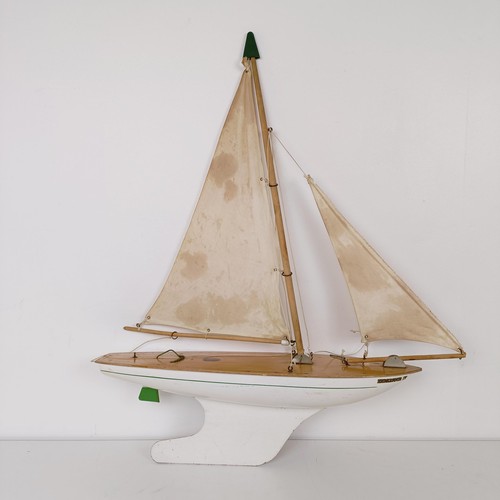 1134 - A Star pond yacht, Endeavour IV, 48 cm