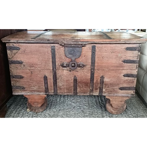 47 - A 19th century Anglo India ammunition chest, on wheels, with metal mounts, 120 cm widePlease note co... 