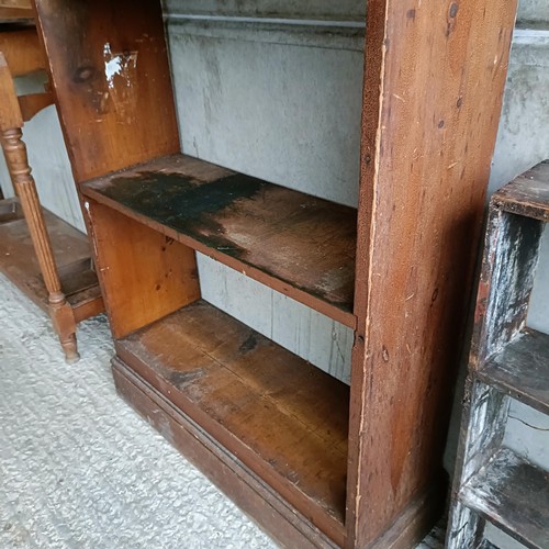 61 - A open bookcase, 83 cm wide, and another, 84 cm wide (2)Please note collection is from TA9 4LJ only ... 