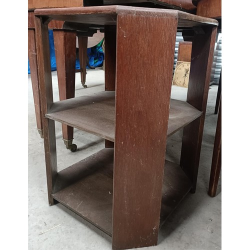 226 - A 1920's oak bookcase/coffee table, 46 cm wide and a mahogany commodePlease note collection is from ... 