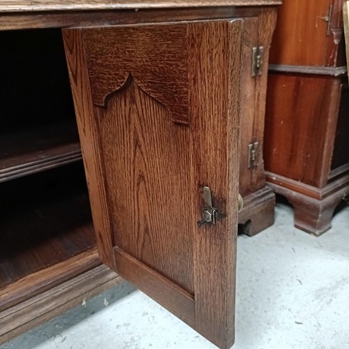 206 - A Goodwin & Titchmarsh style oak dresser, 140 cm widePlease note collection is from TA9 4LJ only... 