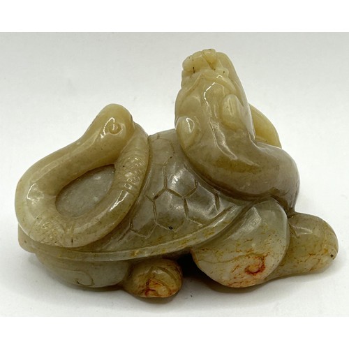 807 - A Chinese carved green stone figure, of a mythical beast, 7 cm wide