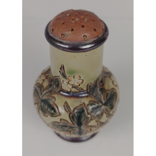 946 - A Japanese vase, decorated flowers, 27 cm high, and assorted Japanese ceramics (box)