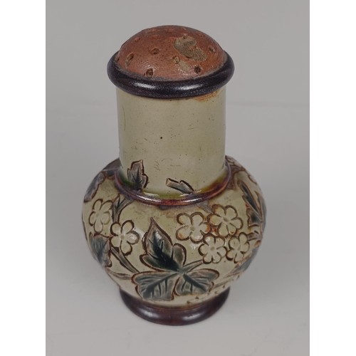 946 - A Japanese vase, decorated flowers, 27 cm high, and assorted Japanese ceramics (box)