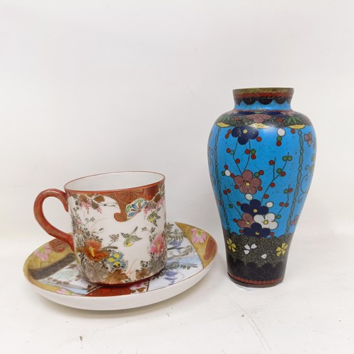 859 - A cloisonné vase, decorated flowers, 13 cm high and assorted Chinese and Japanese ceramics (qty)