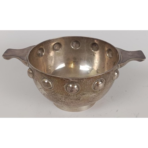 108 - A silver quaich, embossed bubble decoration, London 1907, 5.5 ozt, 15.5 cm wide from end of handle t... 