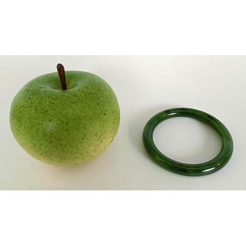 984 - A Chinese green jade bangle, 8 cm diameter