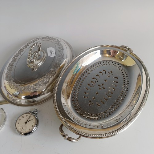 21 - A George V silver sugar bowl, 3.4 ozt, assorted silver plate, a silver bangle, and an open face pock... 