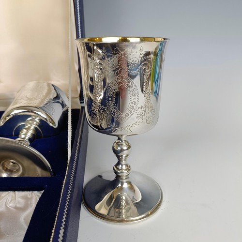 22 - A set of six silver goblets, Dublin 1972, 72.6 ozt, in a fitted case...