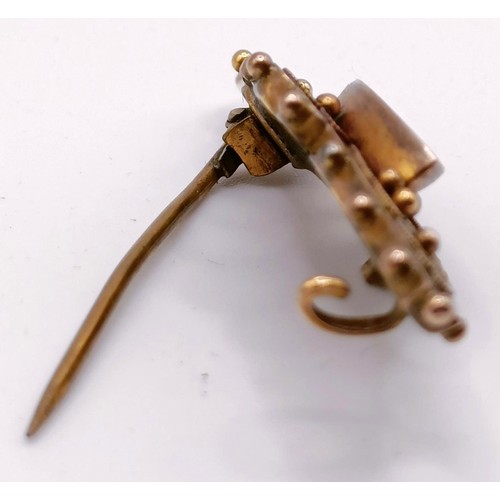 345 - A late 19th/early 20th century 9ct gold bar brooch, in a vintage jewellery box