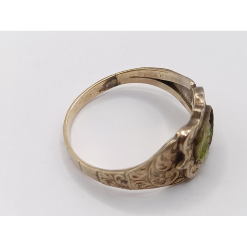 361 - A 9ct gold memorial ring, probably 19th century, ring size P