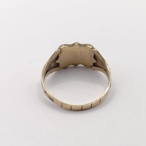 361 - A 9ct gold memorial ring, probably 19th century, ring size P