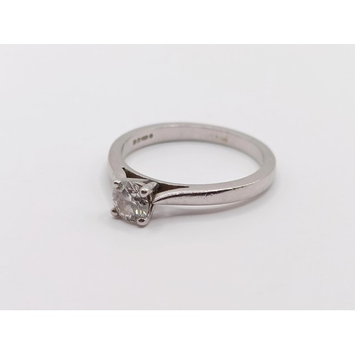 370 - A platinum and diamond solitaire ring, diamond 0.3ct approx., ring size K