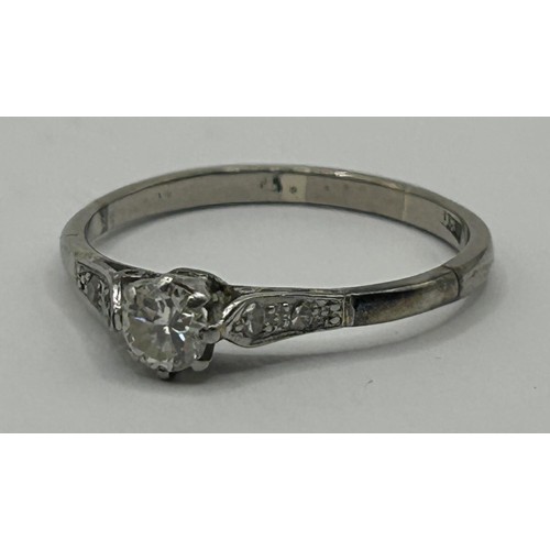 371 - An 18ct white gold and diamond solitaire ring, ring size P