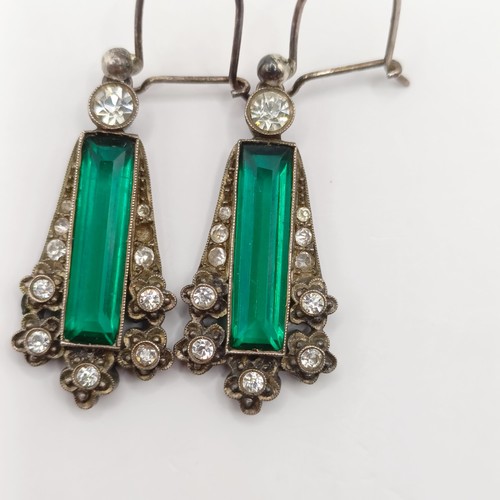 391 - A pair of Art Deco drop earrings