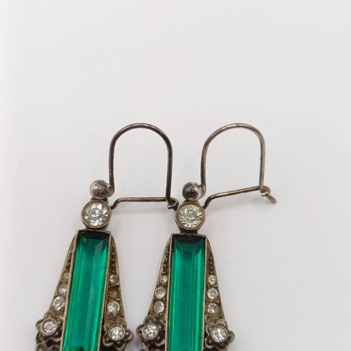 391 - A pair of Art Deco drop earrings