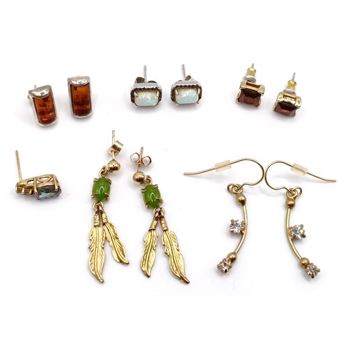 394 - Assorted earrings (11)