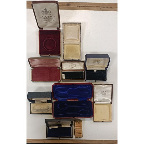 541 - Assorted vintage jewellery boxes (box)