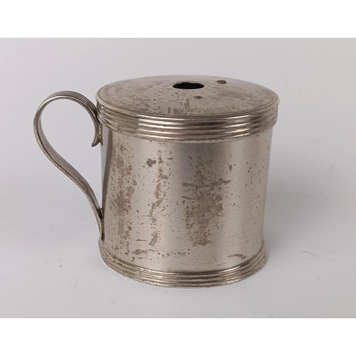 75 - A George III silver small bougie box, of cylindrical form, London 1787, 1.2 ozt, 4 cm high