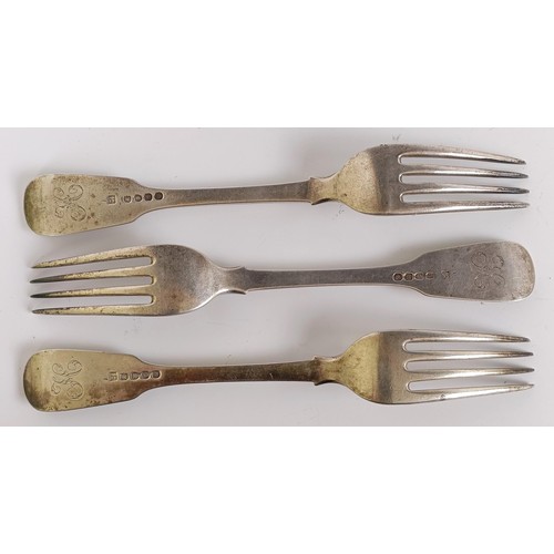 162 - Three late George III silver fiddle pattern table forks, London 1819, 7.5 ozt