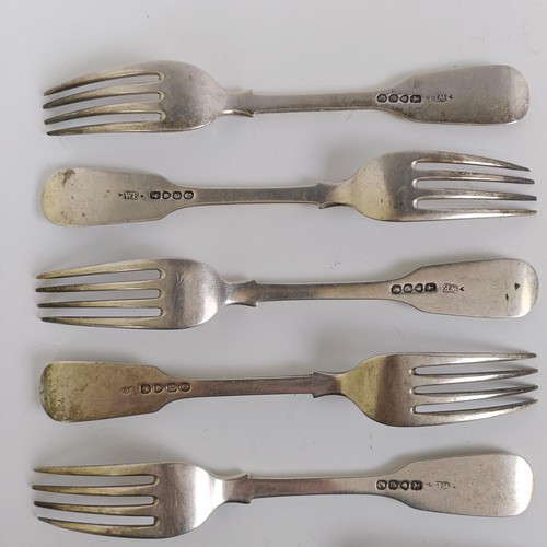 168 - A set of eight Victorian silver fiddle pattern dessert forks, London 1843, 14 ozt