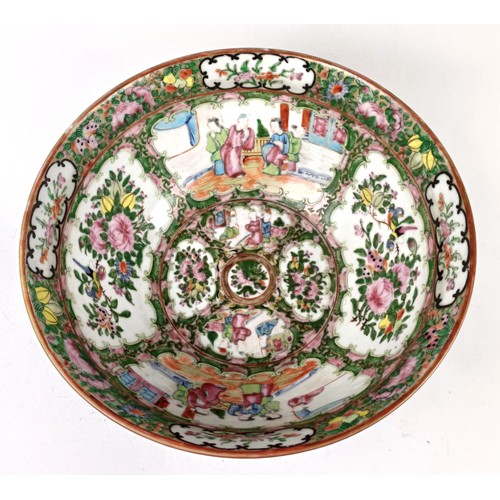 998 - A Chinese famille verte bowl, on a wooden stand, 27 cm diameter