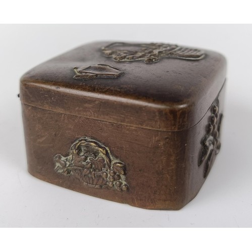 1002 - A Japanese bronze box, 4.5 cm wide...